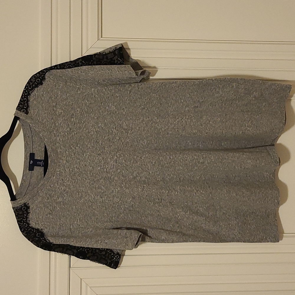 Gap shirt with black lace on sleeves